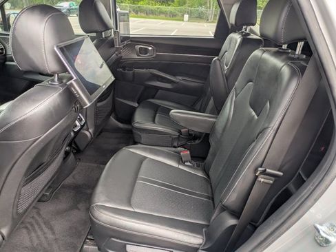 Used 2022 Kia Sorento SX AWD/4WD image 17