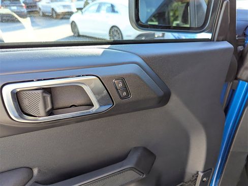 New 2025 Ford Bronco Badlands image 19