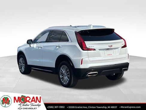 Used 2024 Cadillac XT4 Premium Luxury w/ Cold Weather Package FWD image 4