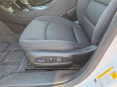 Used 2024 Chevrolet Malibu LT FWD image 21