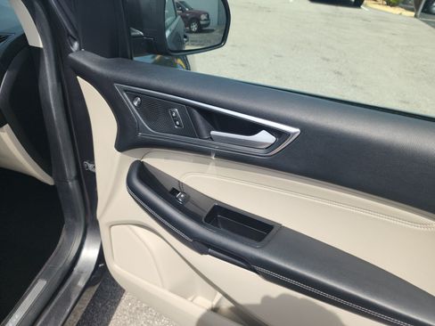 Used 2020 Ford Edge Titanium w/ Equipment Group 301A FWD image 24