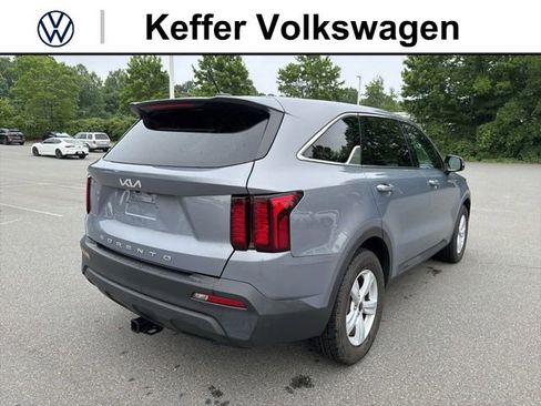 Used 2022 Kia Sorento LX FWD image 5