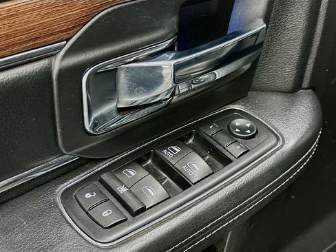 Used 2015 RAM 1500 Laramie w/ Convenience Group image 15