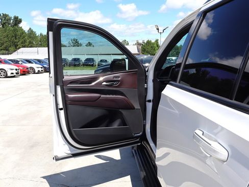 Used 2021 Cadillac Escalade ESV Sport Platinum w/ LPO, ONYX Package AWD/4WD image 82