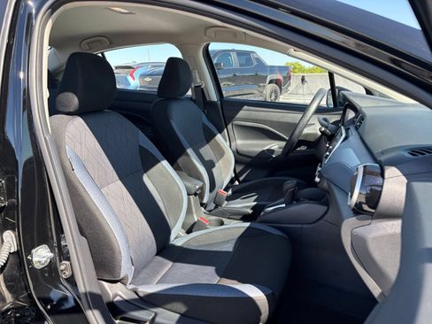 Used 2025 Nissan Versa SV FWD image 30