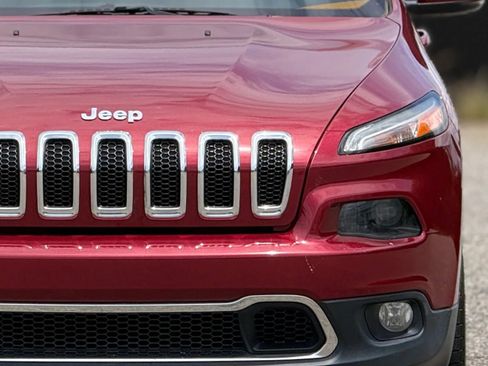 Used 2016 Jeep Cherokee Limited FWD image 12