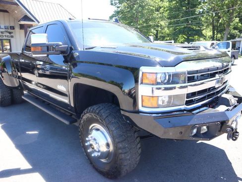 Used 2018 Chevrolet Silverado 3500 High Country w/ Duramax Plus Package AWD/4WD image 3