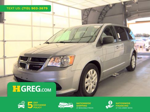 Used 2018 Dodge Grand Caravan SE w/ UConnect Hands-Free Group FWD image 1