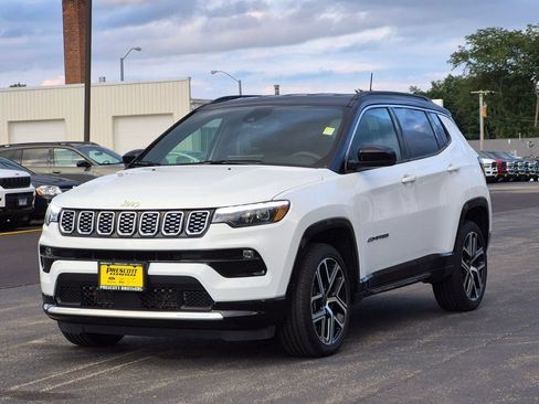 Used 2025 Jeep Compass Limited w/ Elite Group AWD/4WD image 3