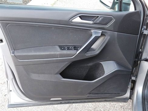 Used 2021 Volkswagen Tiguan S image 14