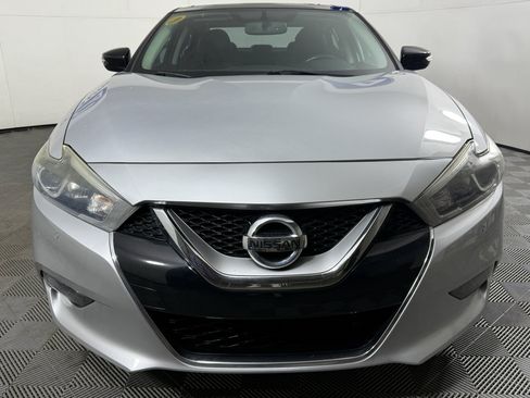Used 2017 Nissan Maxima 3.5 SL w/ Interior Lighting Package image 2