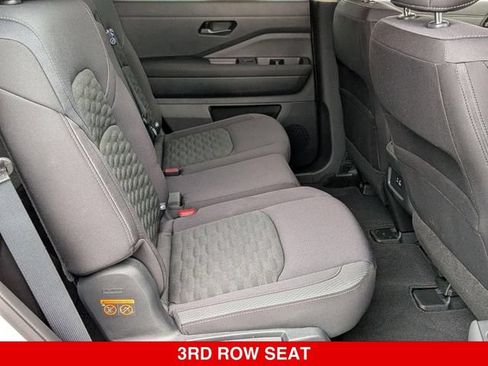 Certified 2025 Nissan Pathfinder SV AWD/4WD image 34