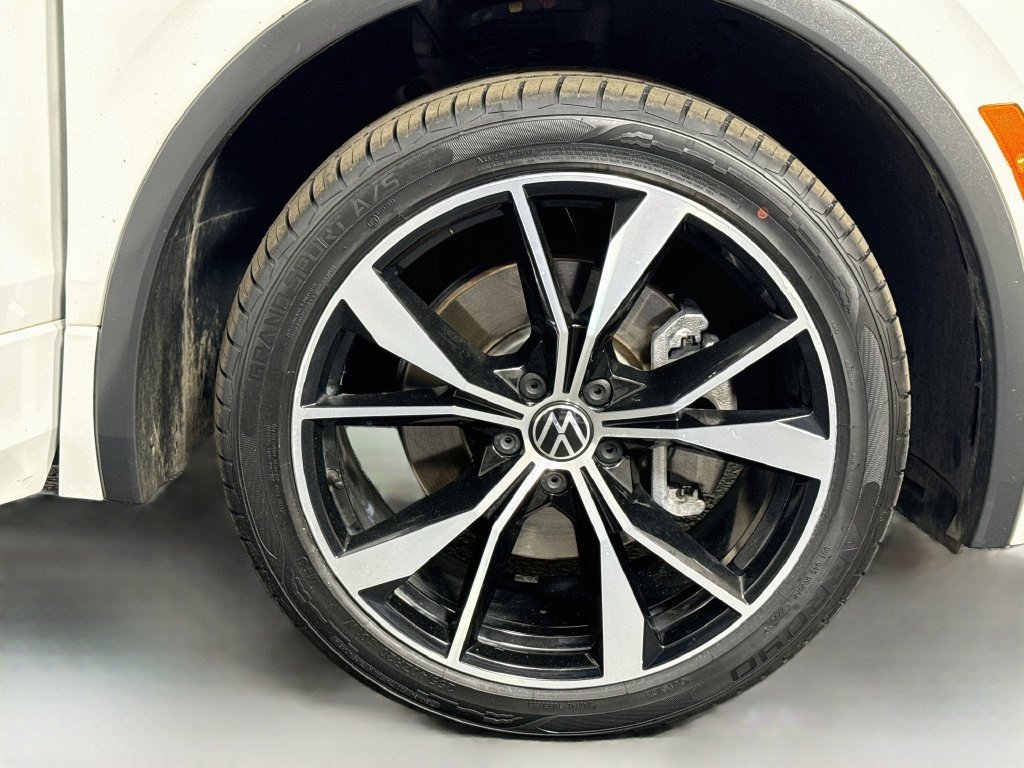 Used 2022 Volkswagen Tiguan SEL R-Line AWD/4WD image 31
