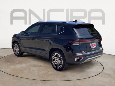 New 2026 Volkswagen Taos SE image 6