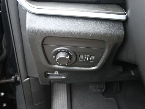 New 2026 Jeep Grand Cherokee Laredo image 33