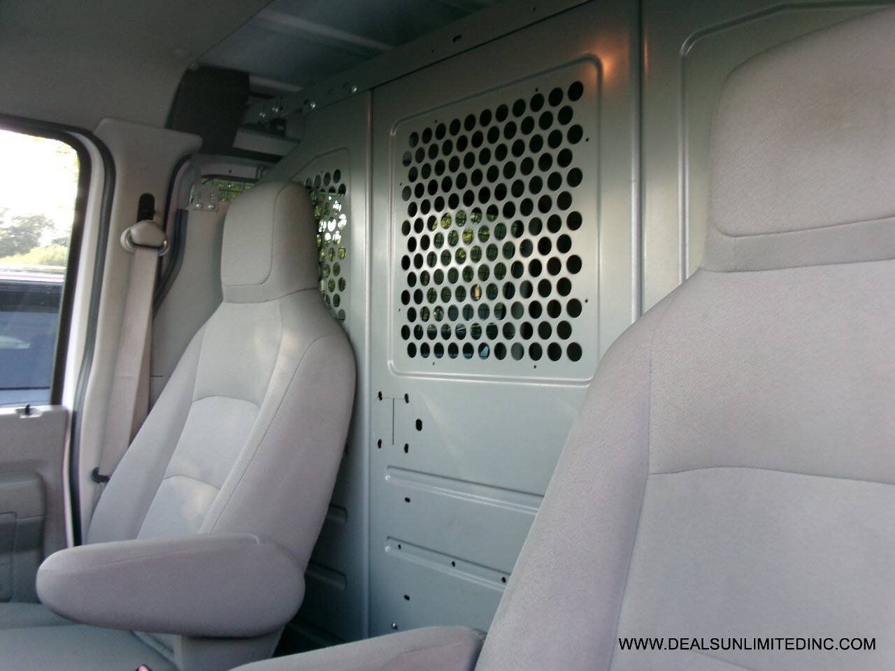 Used 2014 Ford E-250 and Econoline 250 w/ Power Group RWD image 13