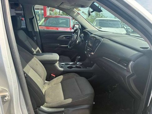Used 2019 Chevrolet Traverse LT FWD image 8