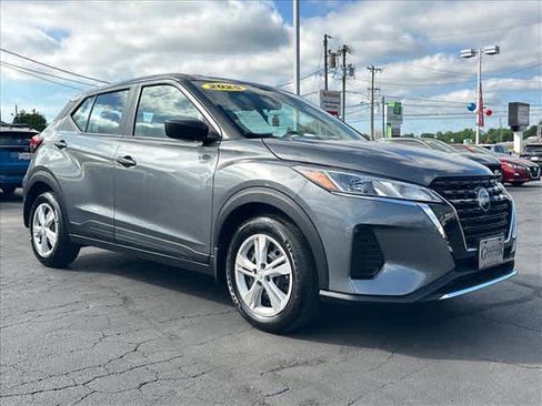 Used 2025 Nissan Kicks Play S FWD image 1