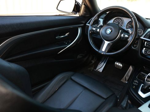 Used 2019 BMW 440i Coupe w/ M Sport Package image 24