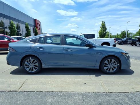 New 2026 Nissan Sentra SL w/ Floor Mat Package FWD image 8