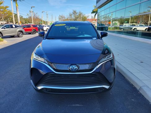 Used 2021 Toyota Venza XLE image 2