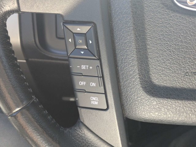 Used 2015 Ford Expedition XLT w/ Equipment Group 202A AWD/4WD image 28