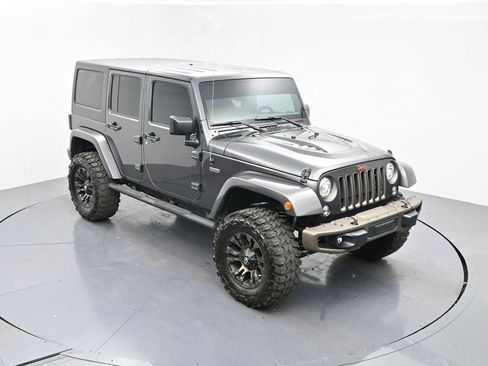 Used 2017 Jeep Wrangler Unlimited Sahara AWD/4WD image 19