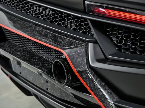 Used 2018 Lamborghini Huracan Performante AWD/4WD image 17
