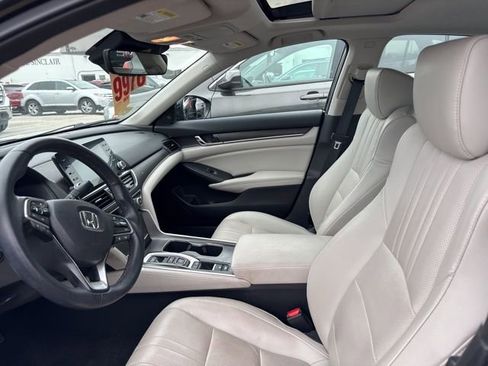 Used 2018 Honda Accord Touring image 14