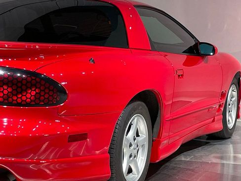 Used 1998 Pontiac Firebird Formula w/ Opt Pkg image 32