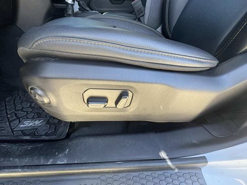 Used 2024 Jeep Wrangler Sahara image 12