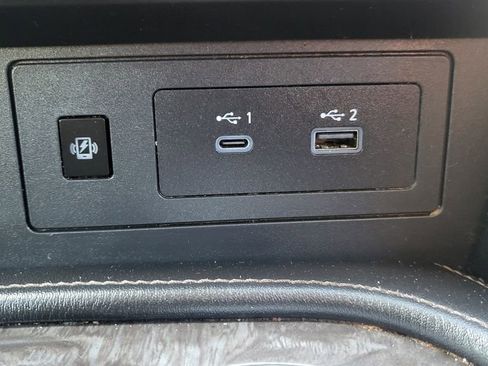 Used 2022 Nissan Armada Platinum w/ Captain's Chairs Package RWD image 43