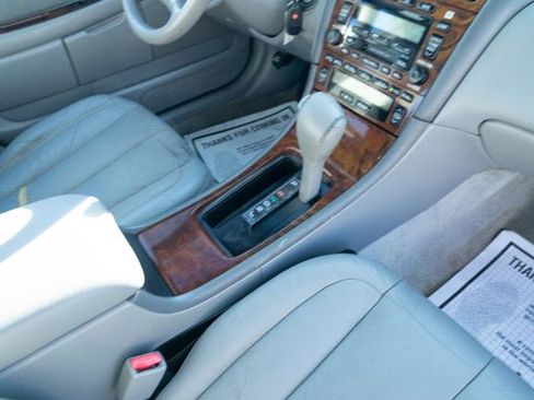 Used 2000 Toyota Avalon XLS image 35