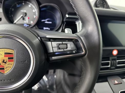 Certified 2023 Porsche Macan AWD/4WD image 38