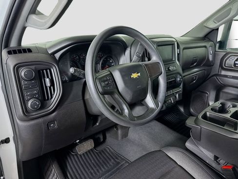 Used 2024 Chevrolet Silverado 2500 Custom w/ Custom Value Package AWD/4WD image 9