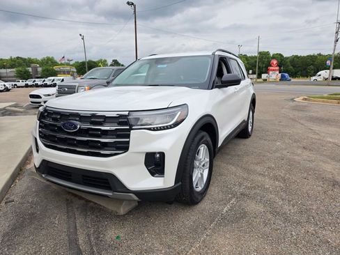 New 2026 Ford Explorer Active w/ Active Comfort Package RWD image 1