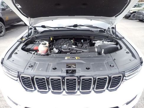 Certified 2023 Jeep Grand Cherokee Limited AWD/4WD image 12