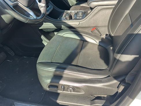Used 2021 GMC Acadia SLT w/ Elevation Edition FWD image 13