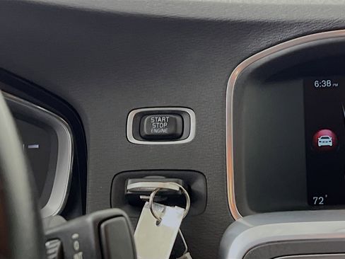 Used 2017 Volvo S60 T5 Inscription image 23