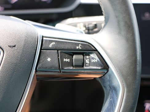 Used 2022 Audi e-tron Premium w/ Convenience Plus Package AWD/4WD image 20