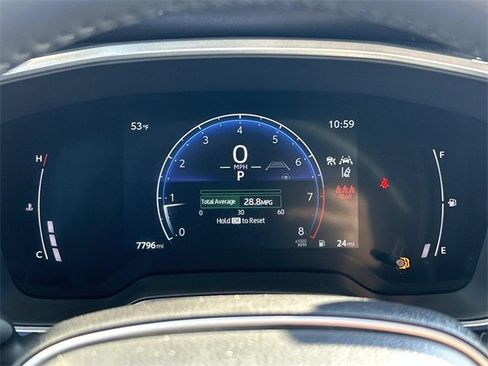 Used 2025 Toyota Corolla Cross XLE image 29