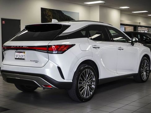 Certified 2025 Lexus RX 450h AWD w/ Convenience Package image 6
