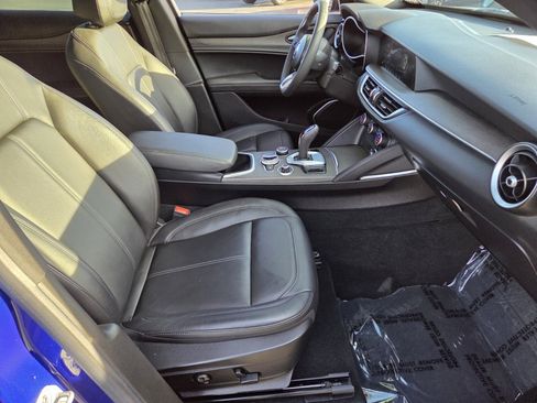 Used 2023 Alfa Romeo Stelvio Ti image 16