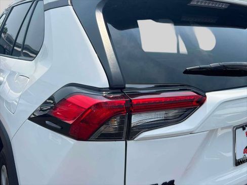 Certified 2023 Toyota RAV4 LE AWD/4WD image 11