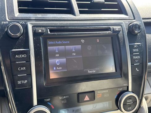 Used 2014 Toyota Camry LE image 21