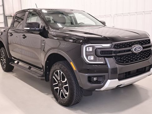 Certified 2024 Ford Ranger Lariat w/ FX4 Off-Road Package AWD/4WD image 4