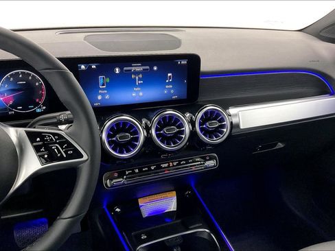 New 2026 Mercedes-Benz GLB 250 4MATIC image 6