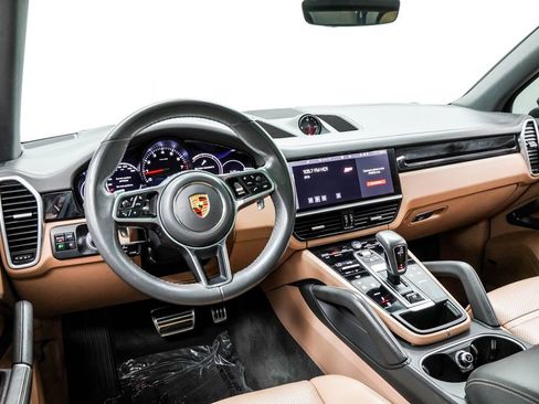 Used 2021 Porsche Cayenne S AWD/4WD image 5