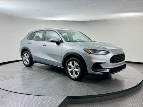 Used 2023 Honda HR-V LX image 7
