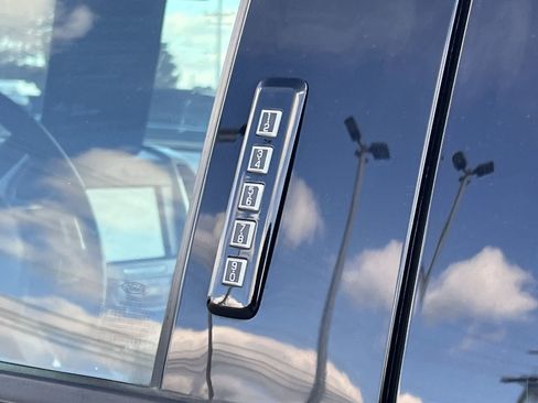 Used 2019 Ford F150 Lariat w/ Trailer Tow Package image 31